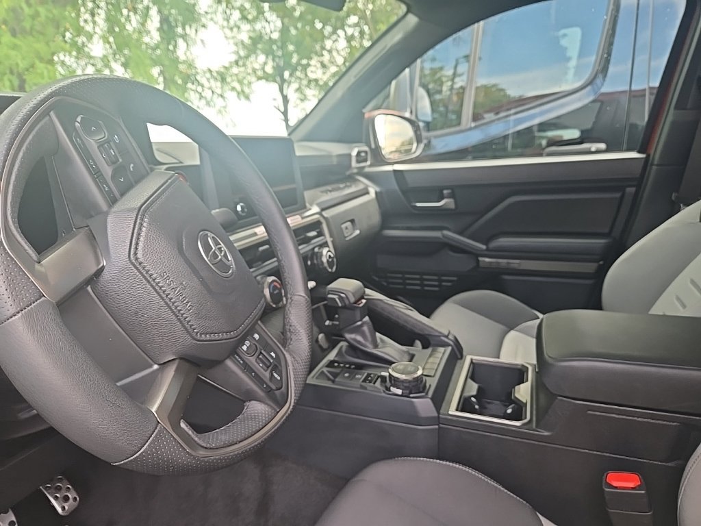 Used 2025 Toyota Tacoma TRD Sport AWD/4WD image 10