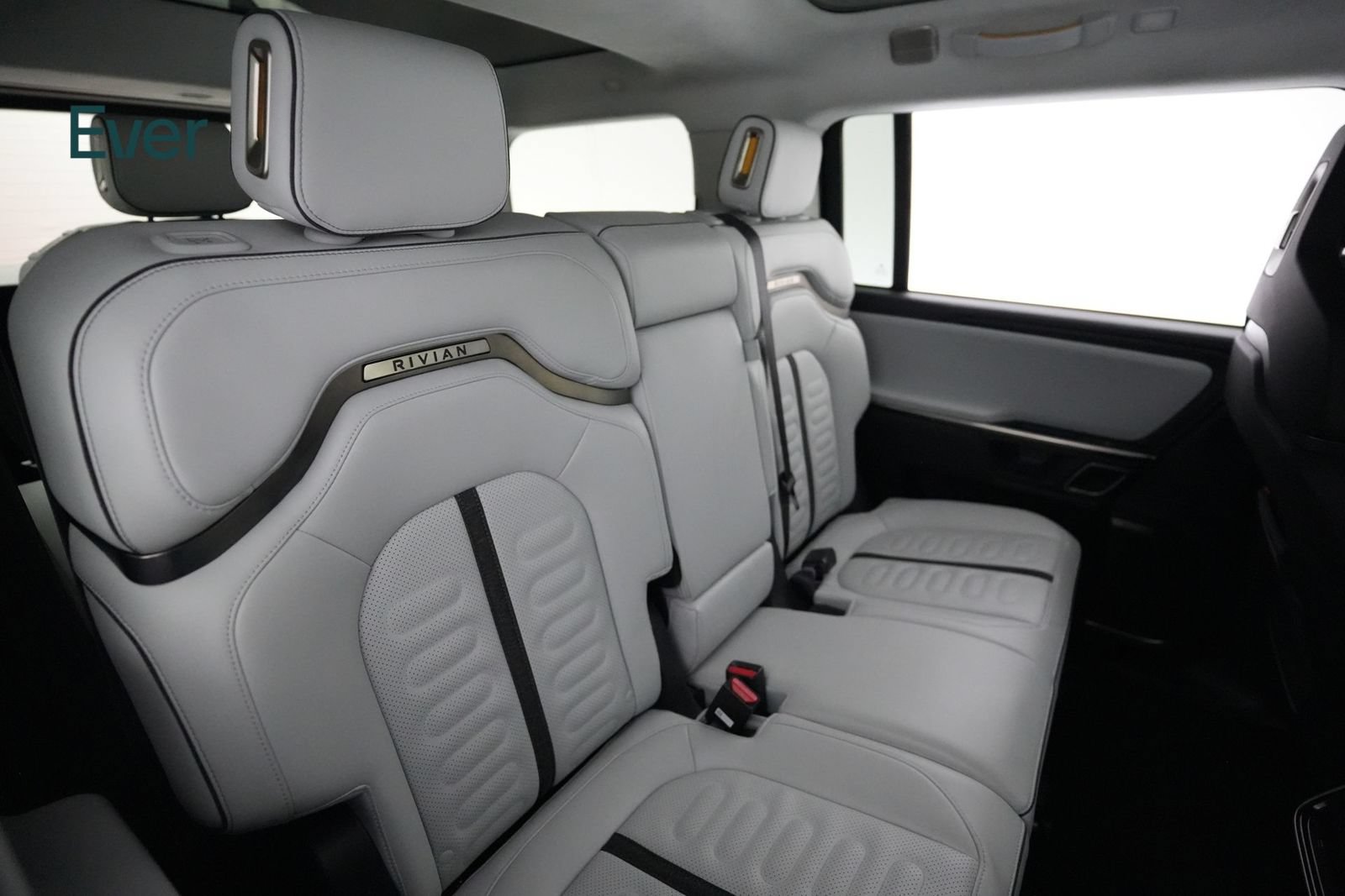 Used 2023 Rivian R1S Adventure AWD/4WD image 5
