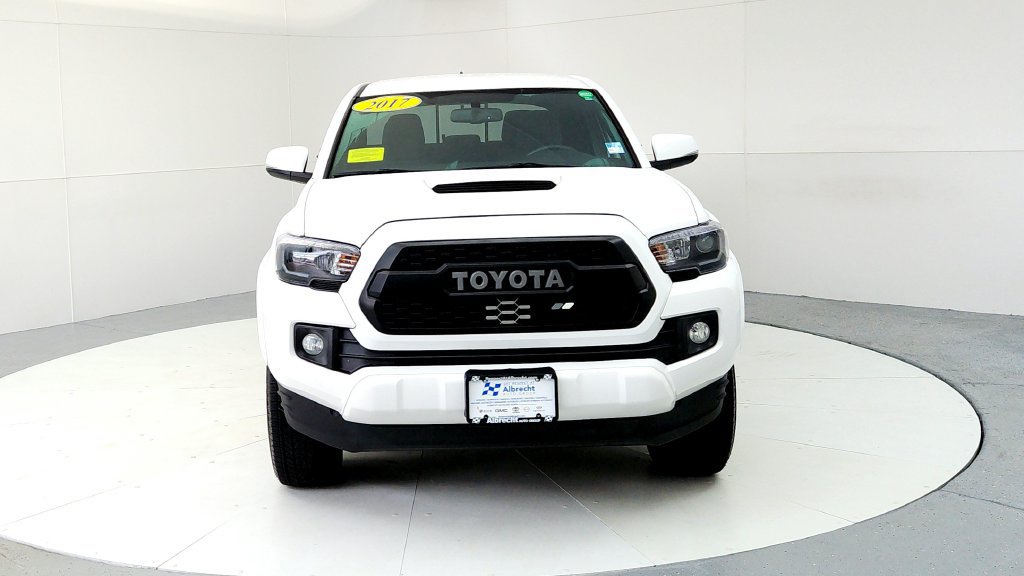 Certified 2017 Toyota Tacoma TRD Sport w/ Tow Package RWD image 8