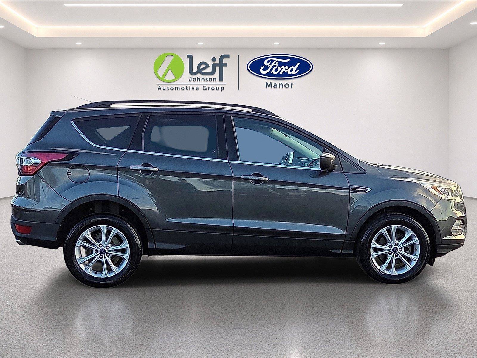 Used 2017 Ford Escape SE w/ Equipment Group 201A FWD image 8