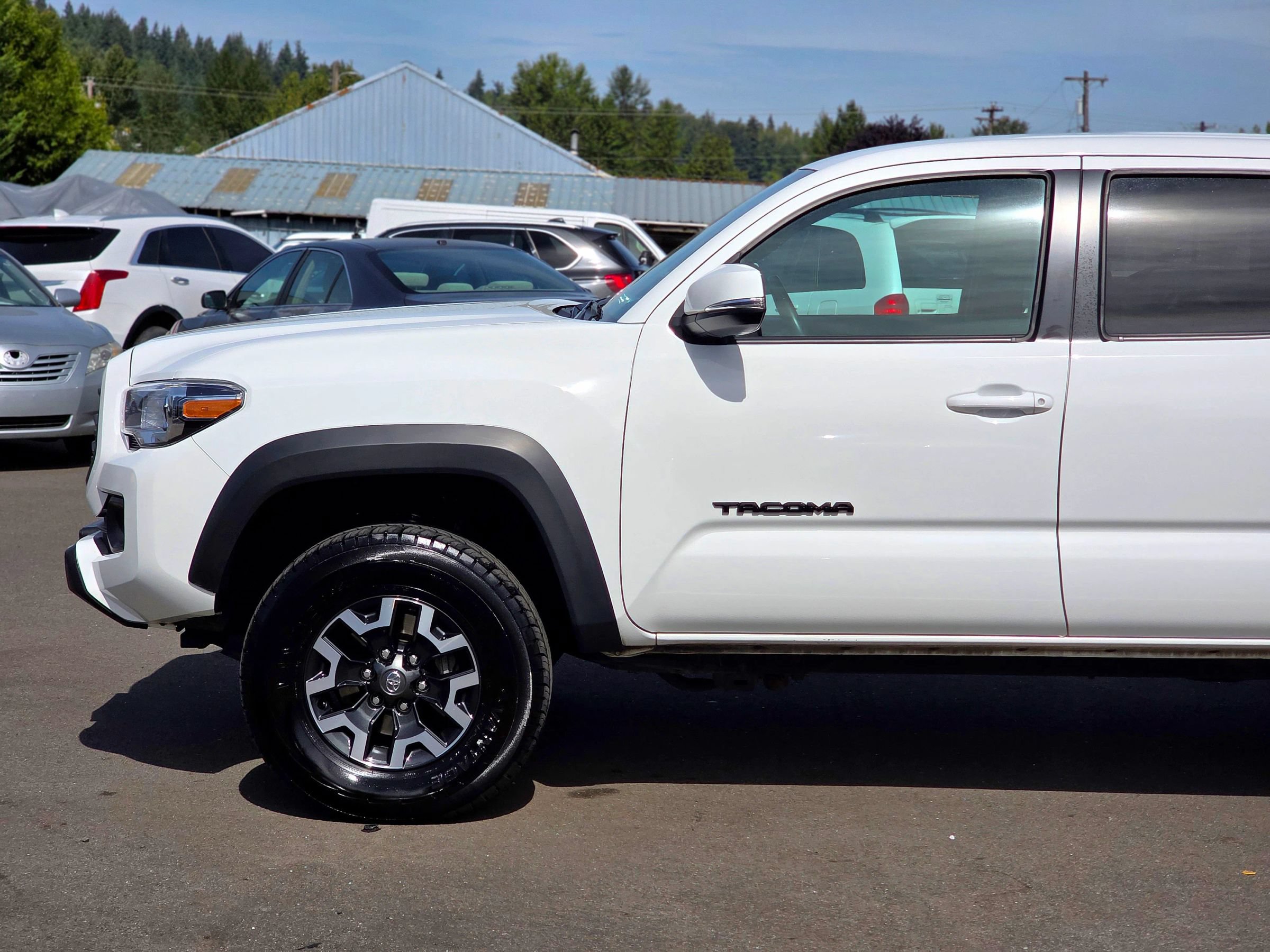 Used 2023 Toyota Tacoma TRD Off-Road AWD/4WD image 5