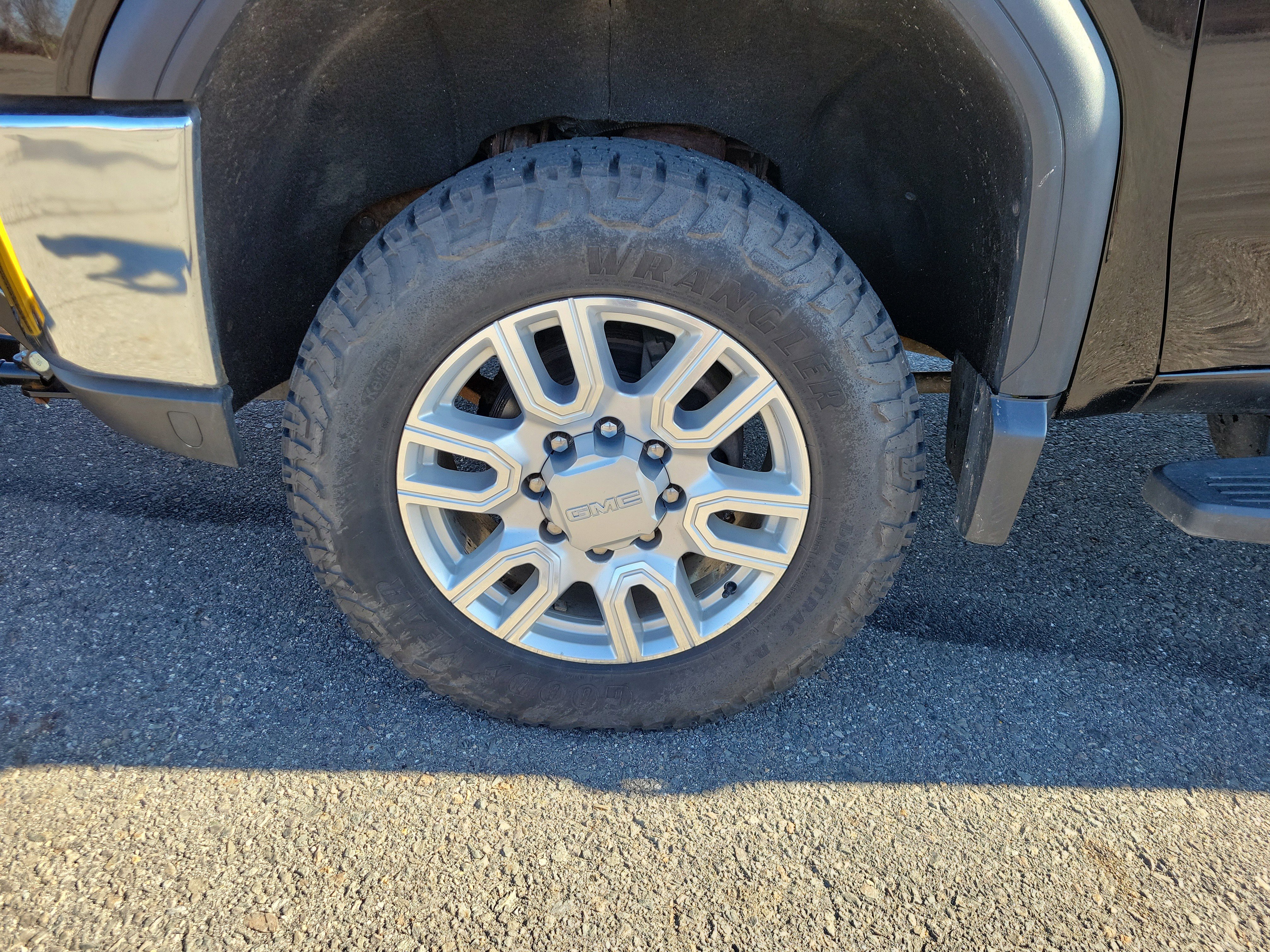 Used 2020 GMC Sierra 2500 SLT w/ SLT Premium Plus Package AWD/4WD image 12