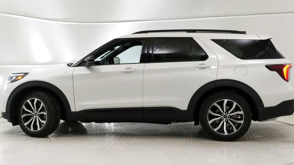 New 2025 Ford Explorer ST-Line w/ Premium Package image 6
