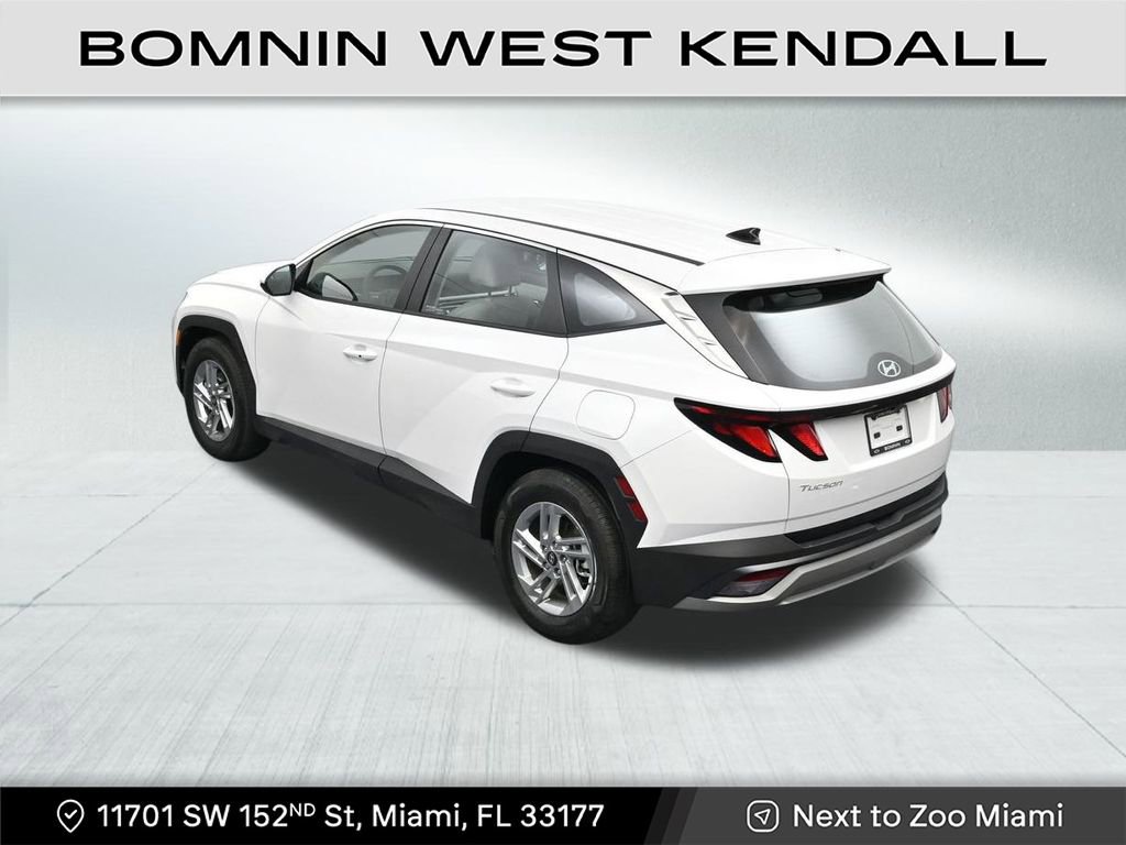 Used 2025 Hyundai Tucson SE image 15