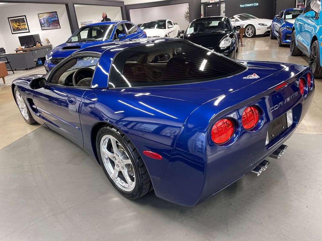 Used 2004 Chevrolet Corvette Coupe w/ Preferred Equipment Group image 8