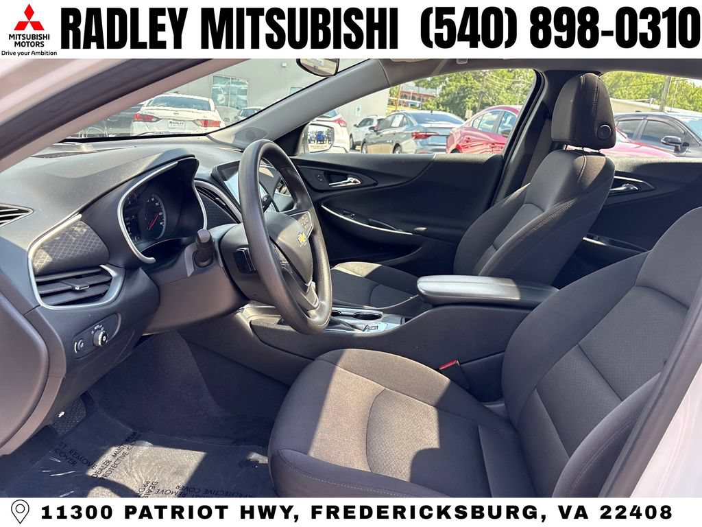 Used 2024 Chevrolet Malibu LT FWD image 3