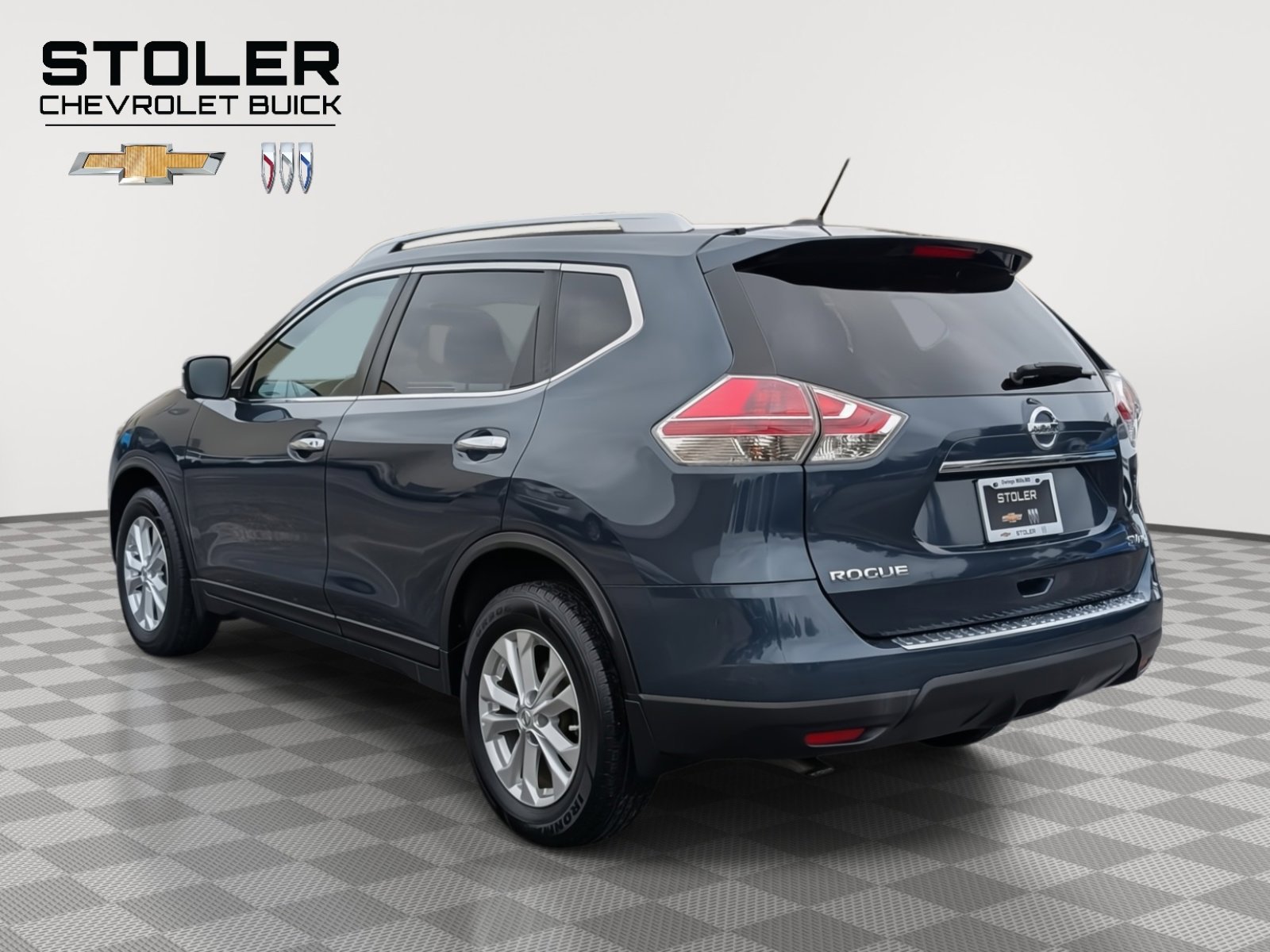 Used 2016 Nissan Rogue SV w/ SV Premium Package image 3