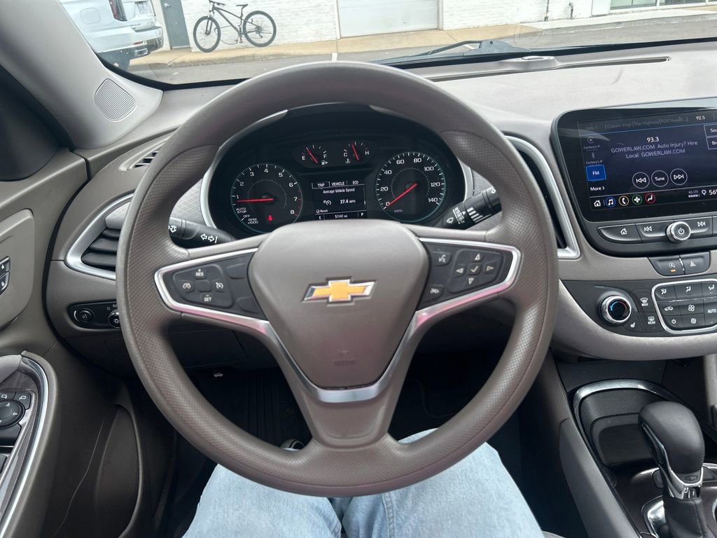 Used 2022 Chevrolet Malibu LT FWD image 33