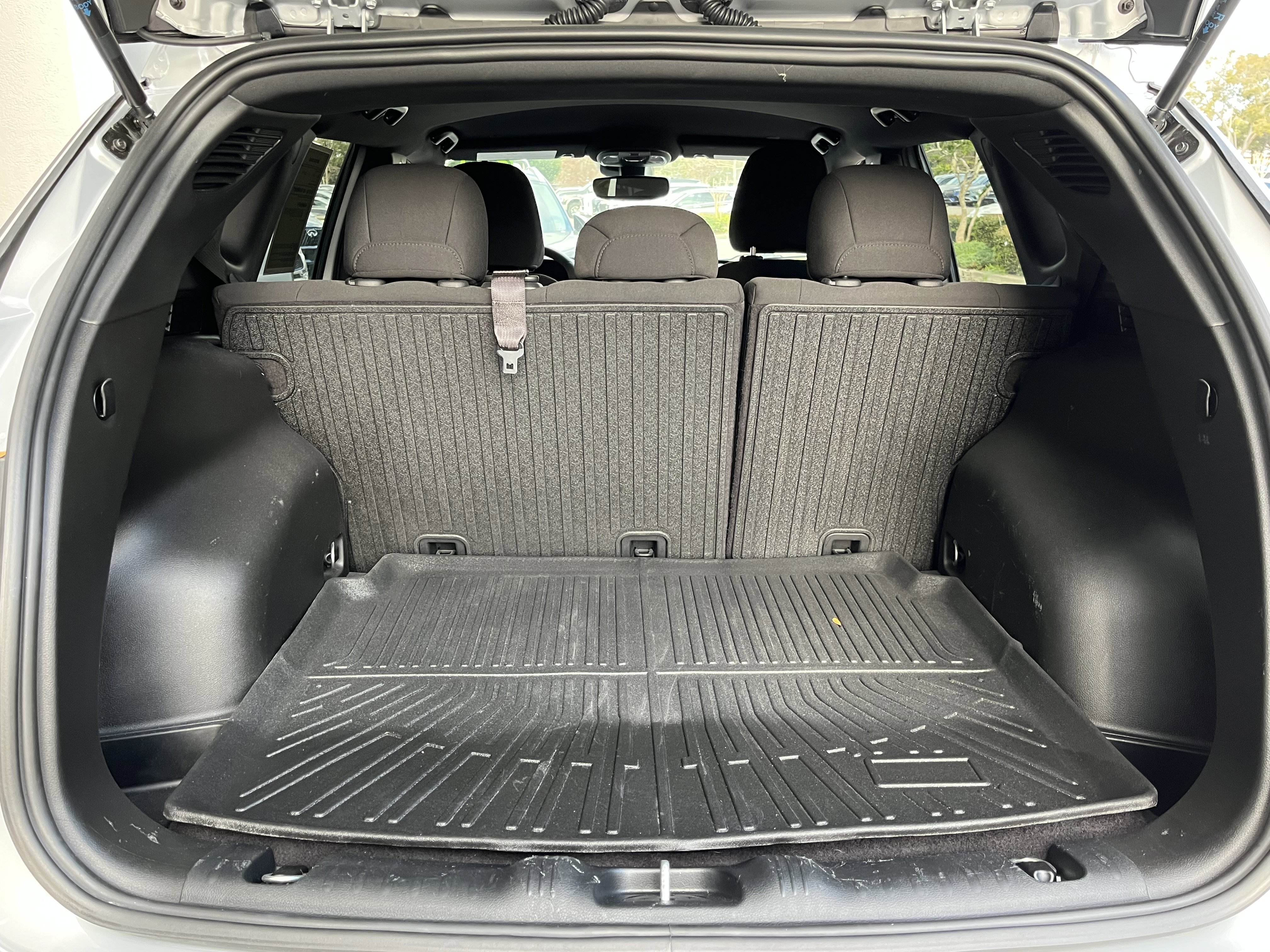 Used 2024 Jeep Compass Sport image 19