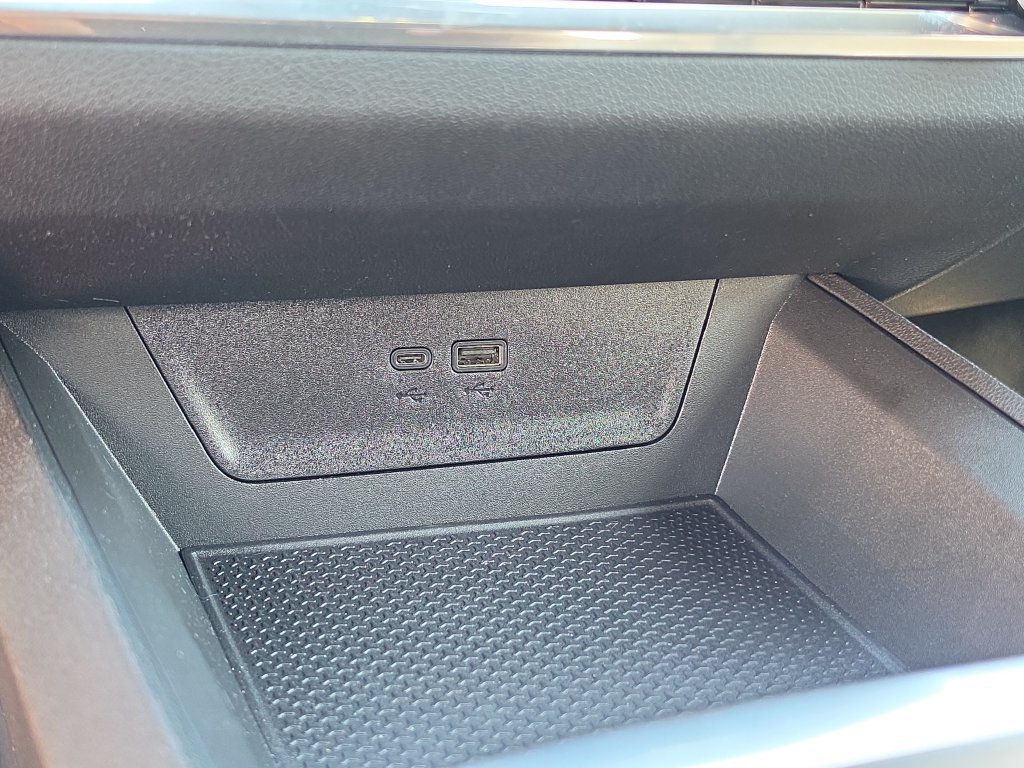 Used 2025 Chevrolet Equinox ACTIV w/ Safety and Technology Package FWD image 27