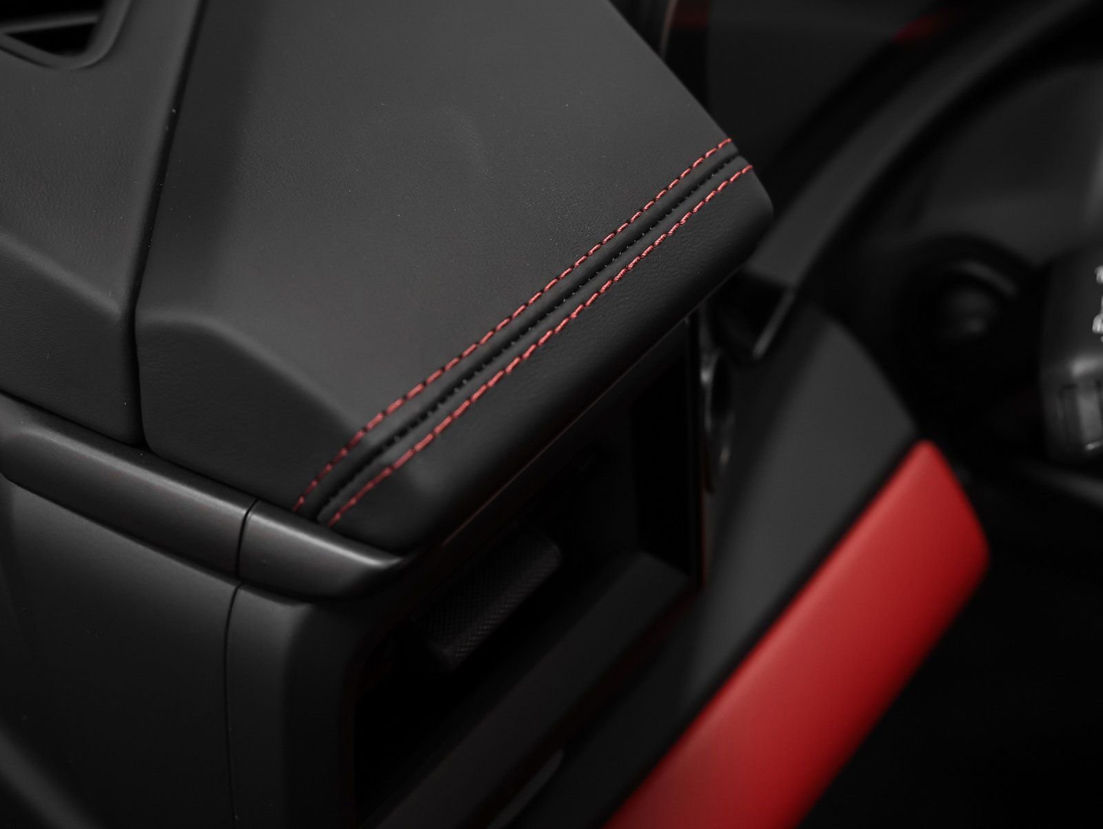 New 2025 Porsche Macan 4S Electric image 38