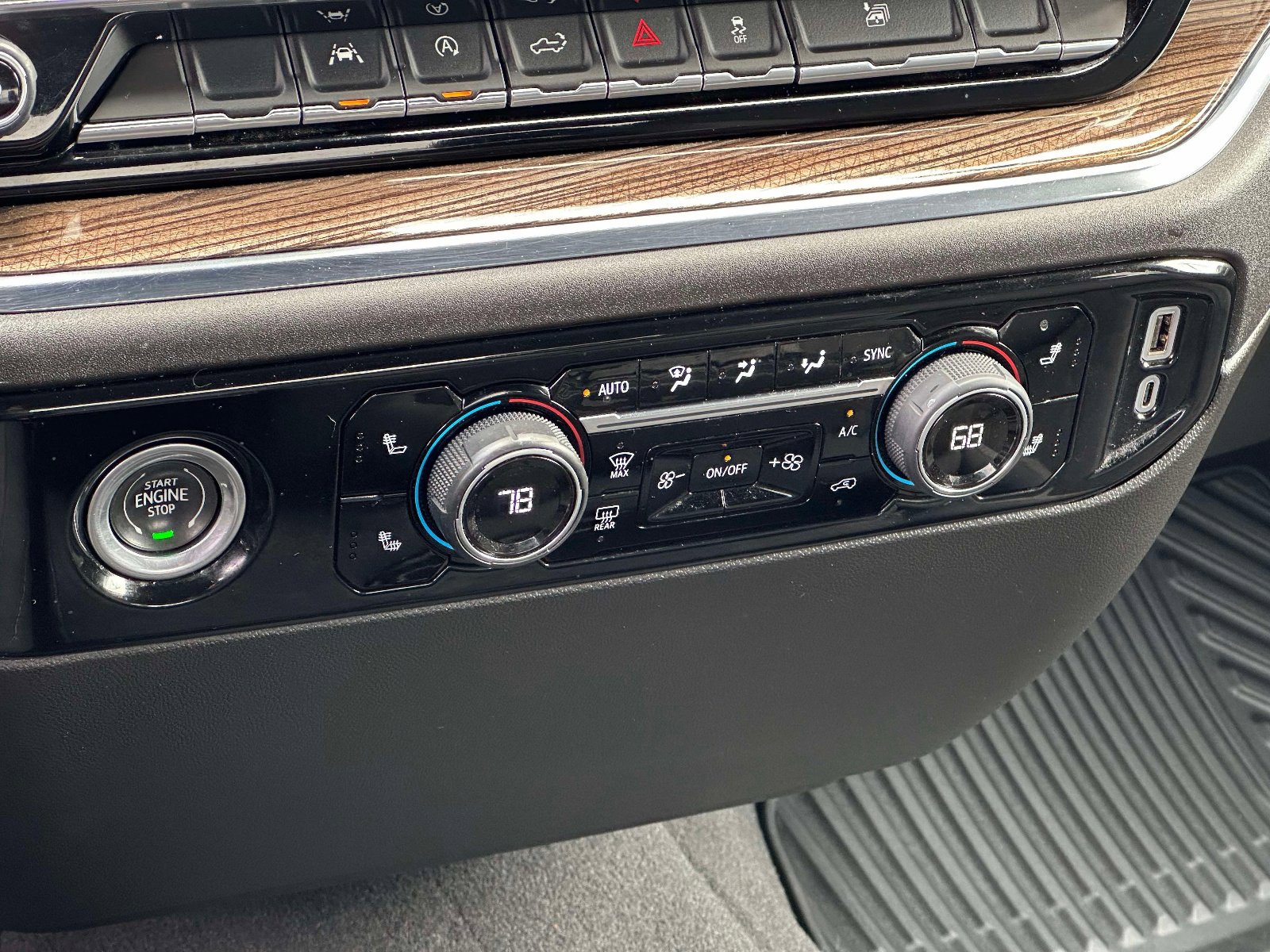 Used 2024 Chevrolet Silverado 1500 LT AWD/4WD image 30