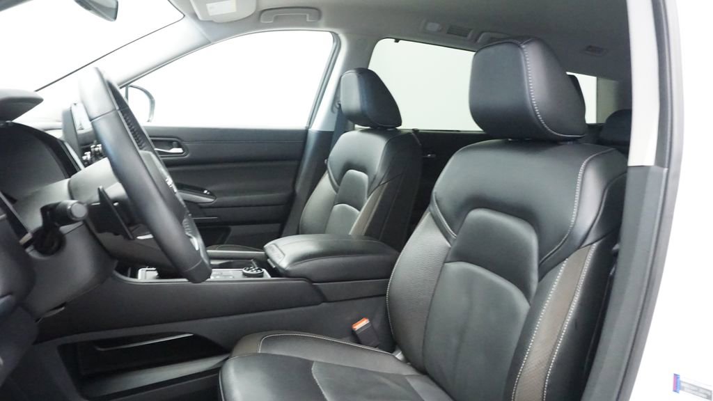 Used 2023 Nissan Pathfinder SL image 34