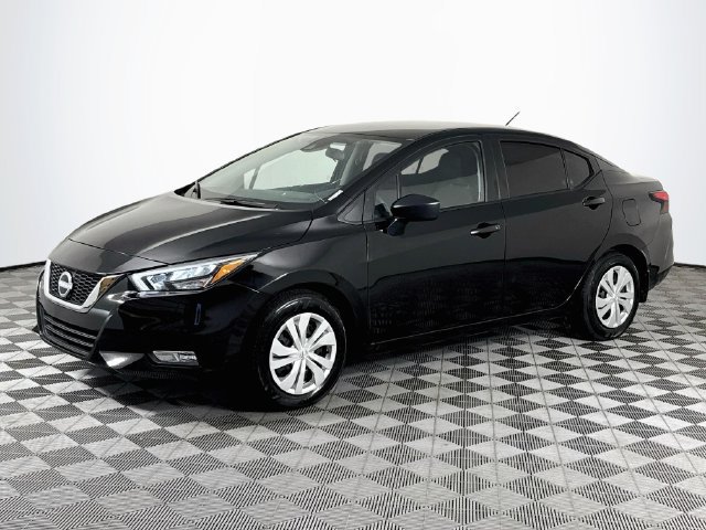 Used 2025 Nissan Versa S w/ Trunk Package FWD image 4