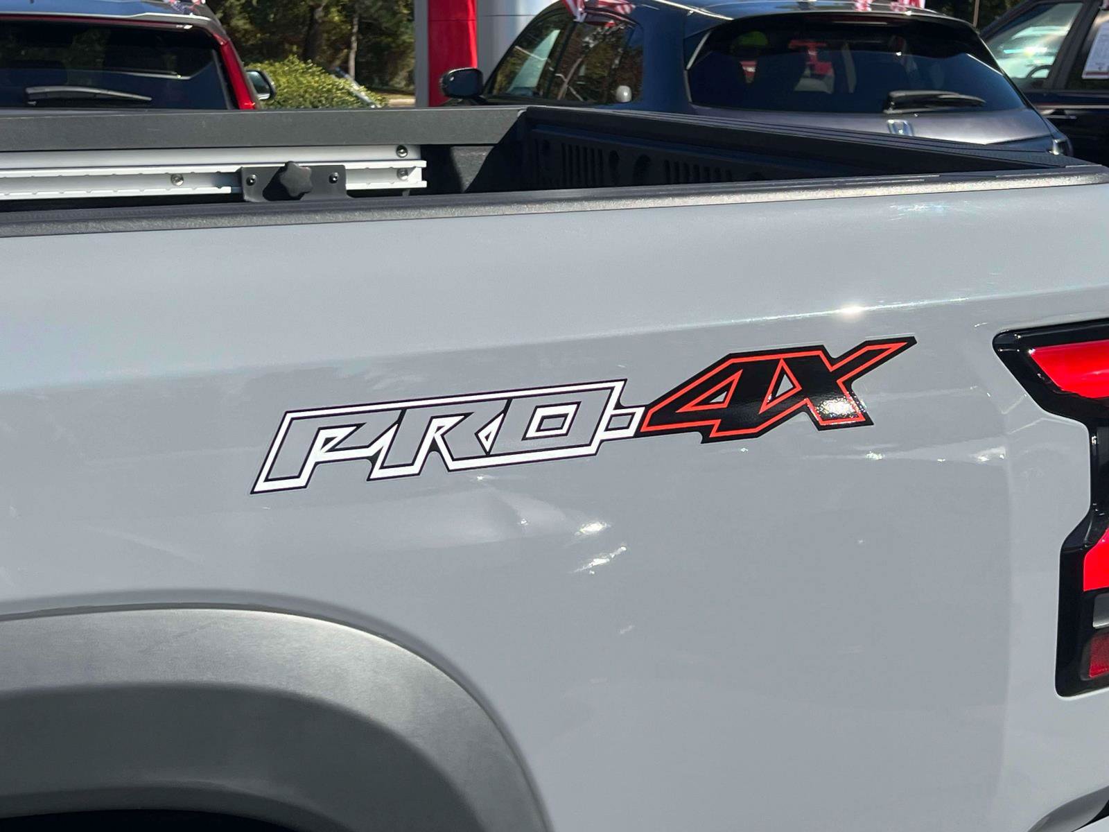 Used 2023 Nissan Frontier PRO-4X w/ Pro Convenience Package AWD/4WD image 5