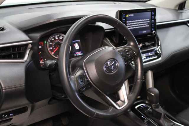 Used 2022 Toyota Corolla Cross LE w/ Moonroof Package FWD image 14