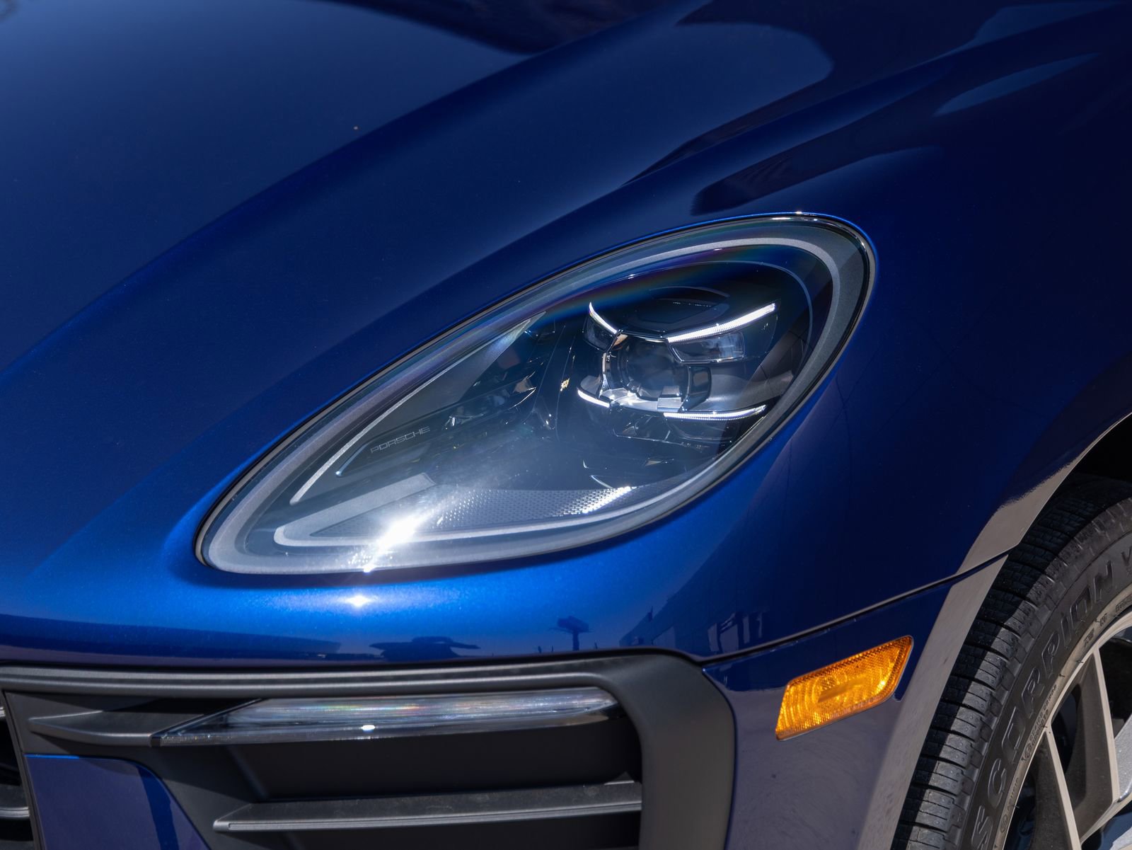 Certified 2025 Porsche Macan image 19
