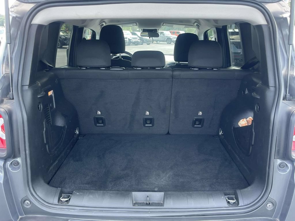 Used 2023 Jeep Renegade Latitude AWD/4WD image 10