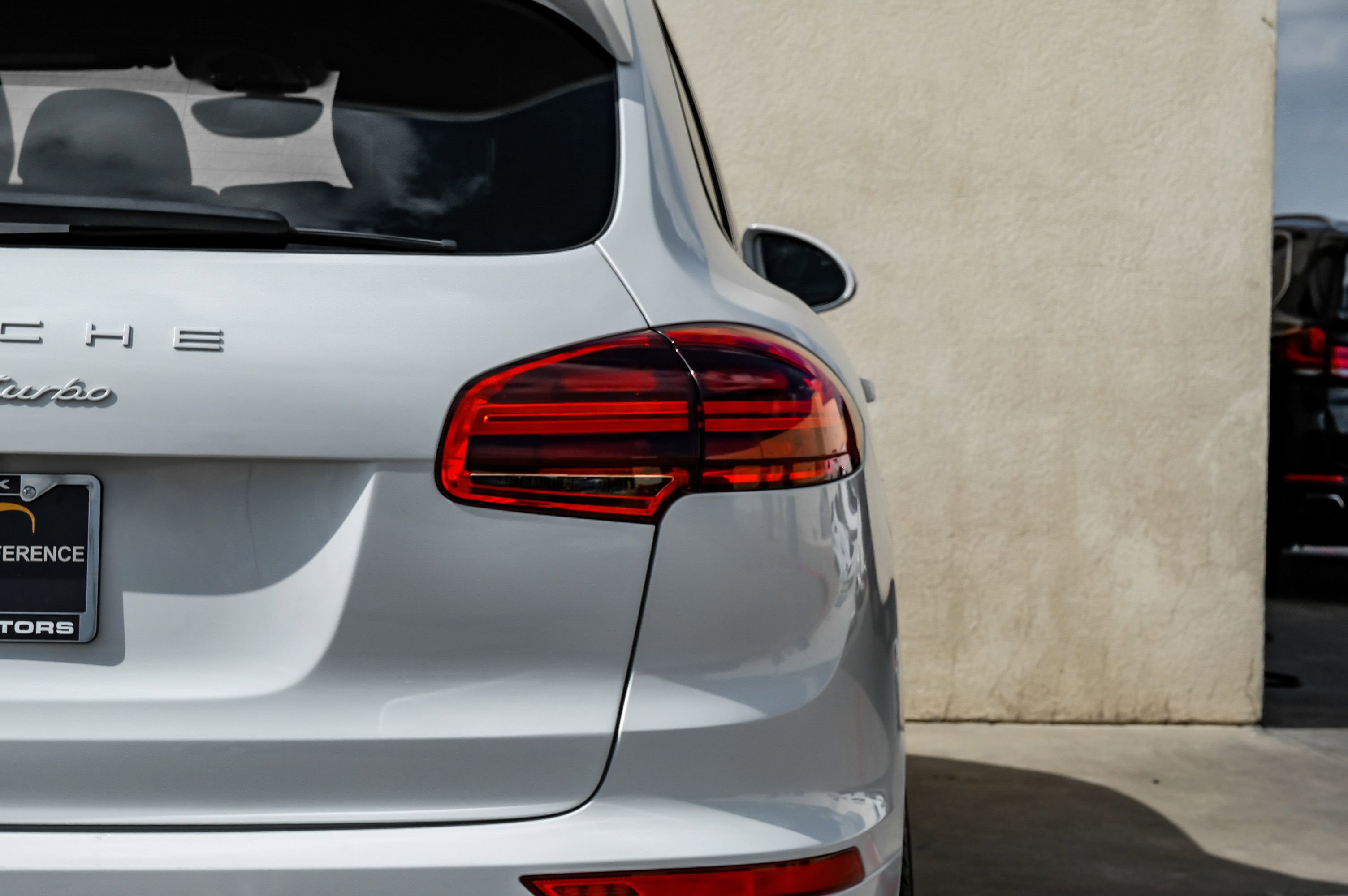 Used 2015 Porsche Cayenne Turbo w/ Premium Plus Package AWD/4WD image 43