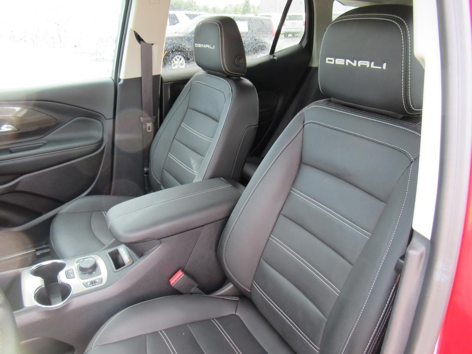 Used 2024 GMC Terrain Denali w/ Denali Premium Package AWD/4WD image 17