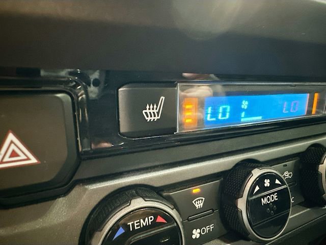 Used 2016 Toyota Tacoma TRD Sport AWD/4WD image 23