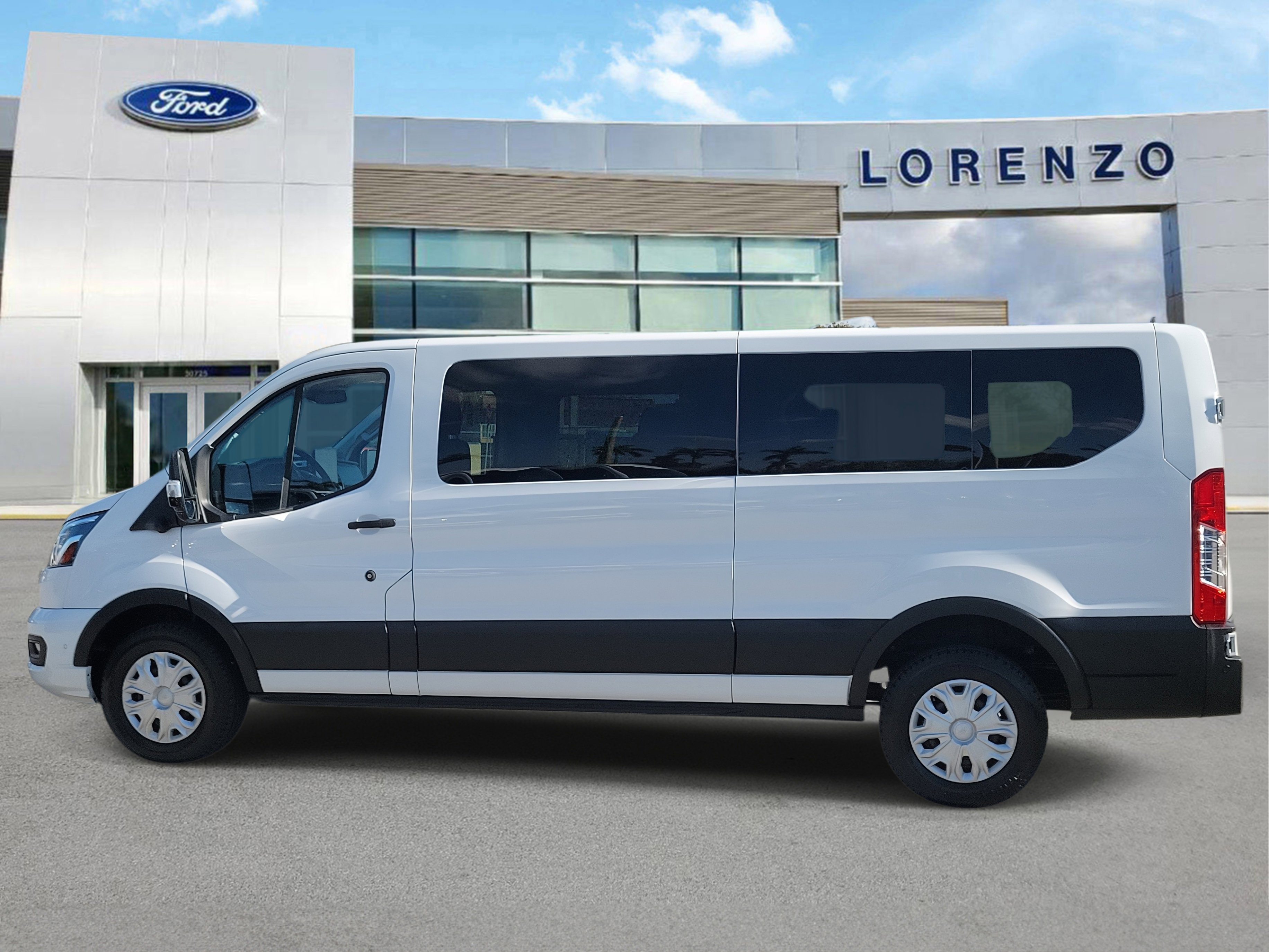 Used 2023 Ford Transit 350 XLT image 8