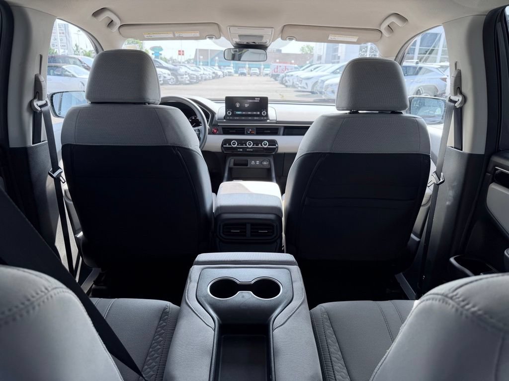 Used 2023 Honda Pilot LX image 24