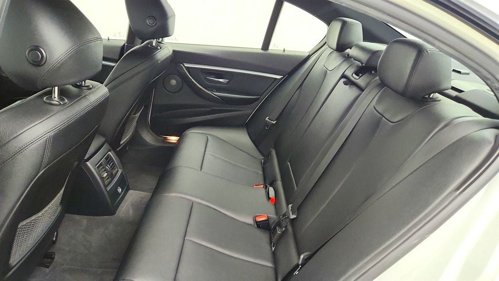 Used 2016 BMW 340i Sedan RWD image 21