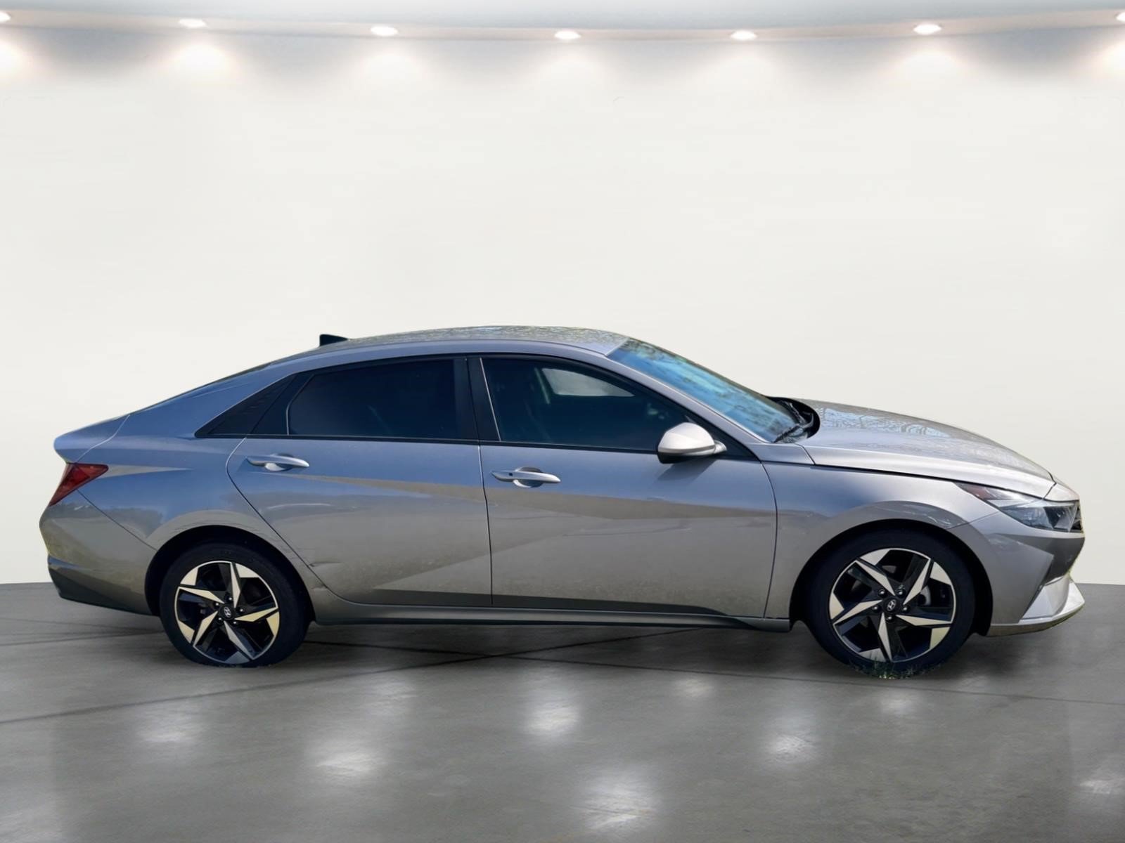 Used 2023 Hyundai Elantra SEL w/ Convenience Package FWD image 13