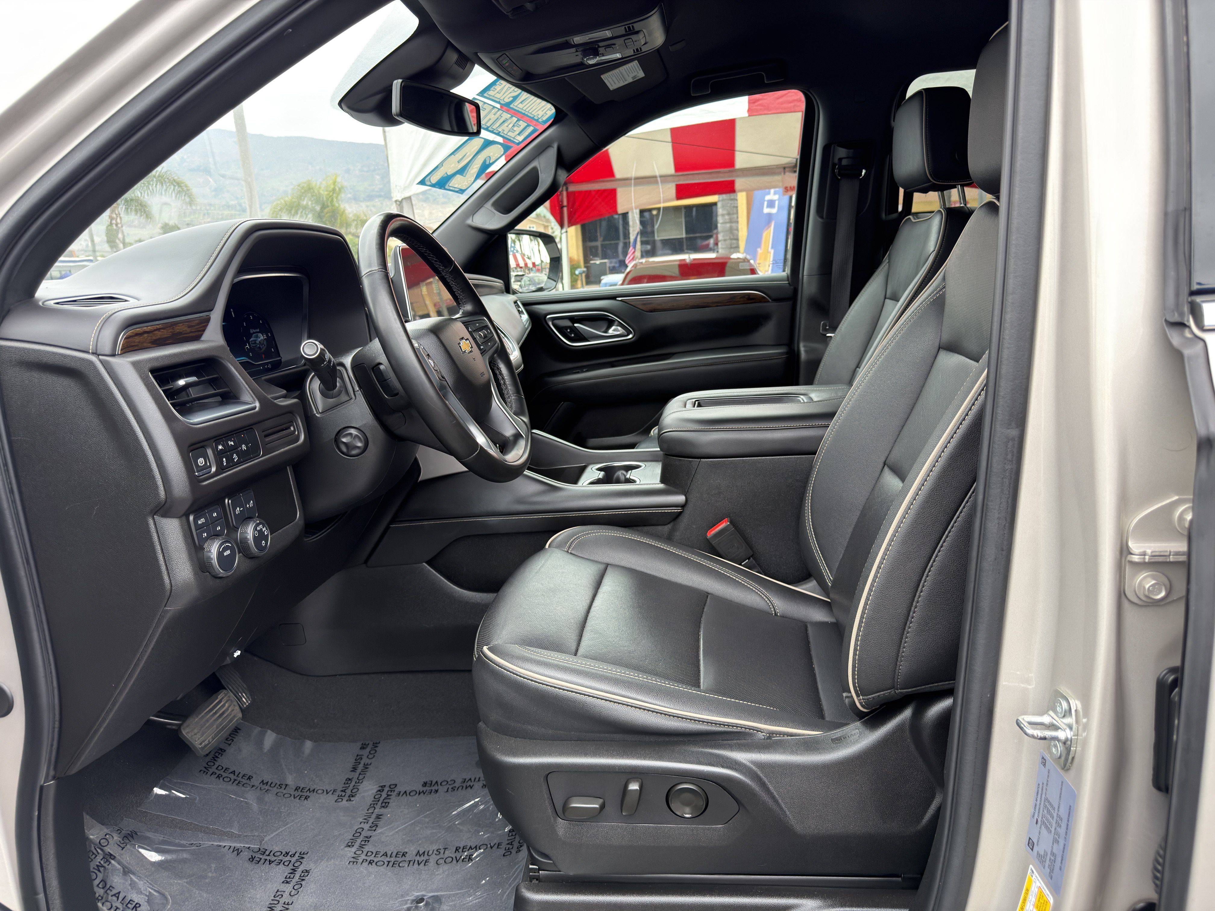 Used 2024 Chevrolet Suburban Premier AWD/4WD image 25