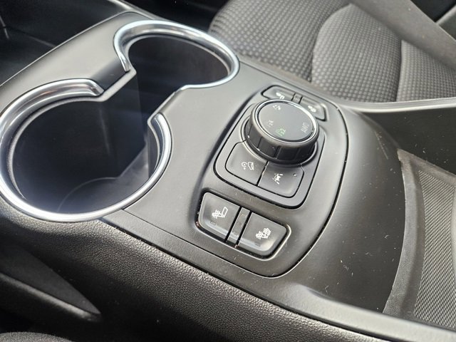 Used 2022 GMC Terrain SLE w/ Driver Convenience Package image 31