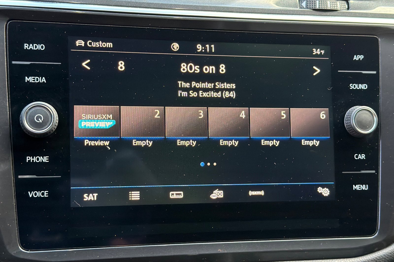 Used 2020 Volkswagen Tiguan SE w/ Panoramic Sunroof Package image 26