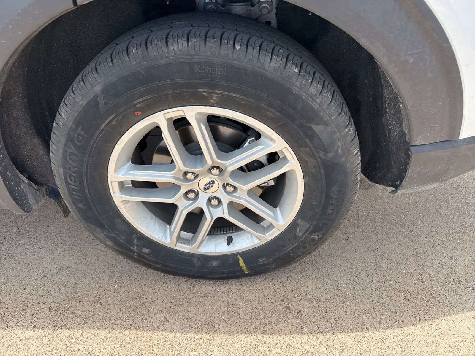 Used 2025 Ford Explorer Active RWD image 10
