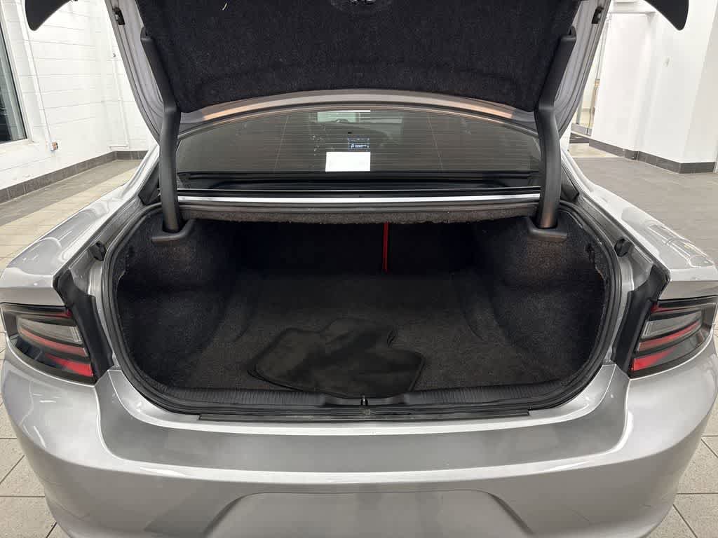 Used 2017 Dodge Charger R/T w/ Blacktop Package RWD image 11