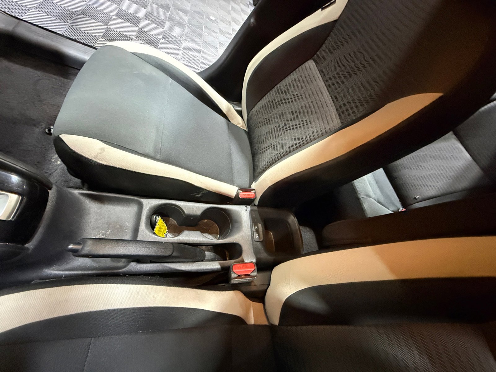 Used 2020 Nissan Versa SV image 15