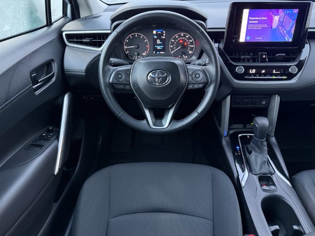 Certified 2025 Toyota Corolla Cross LE w/ Moonroof Package FWD image 25