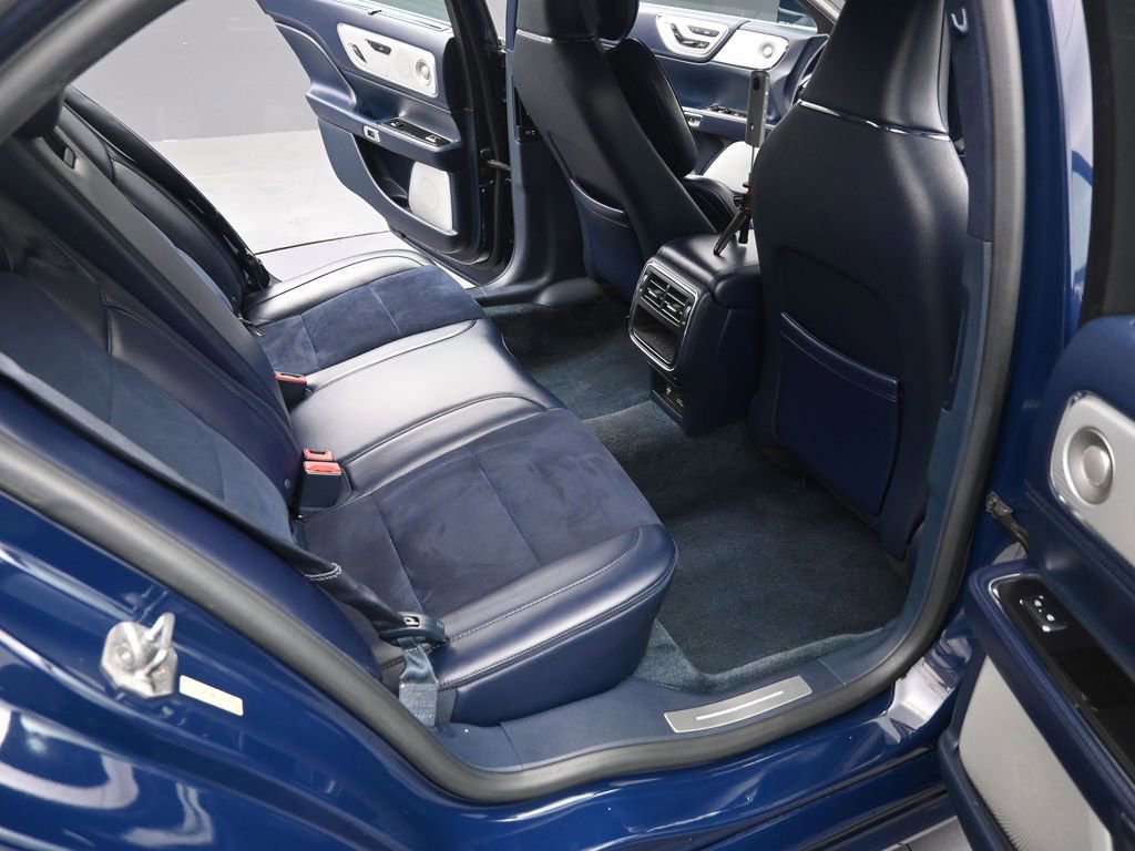 Used 2017 Lincoln Continental Black Label w/ Rear-seat Package image 15