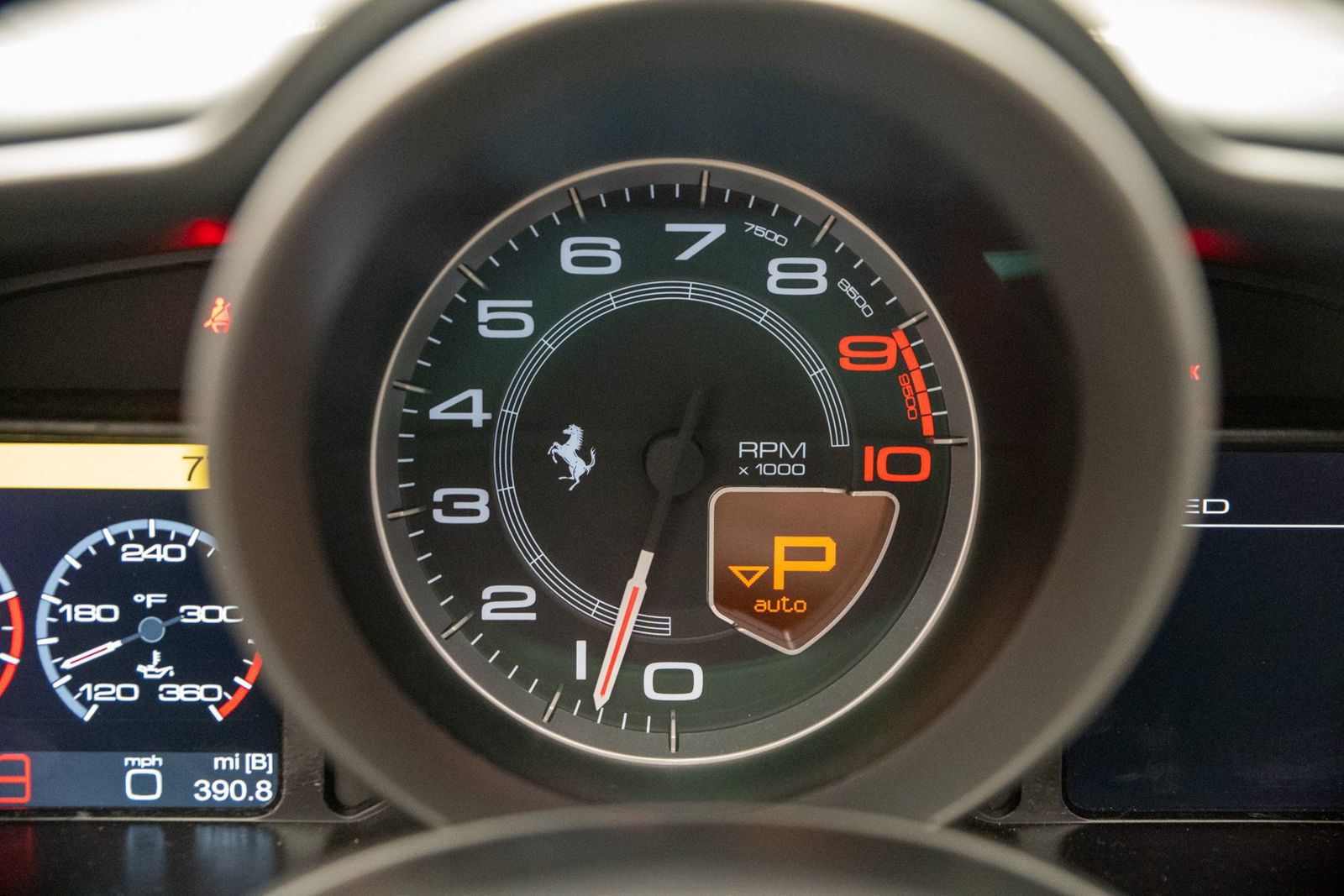 Used 2012 Ferrari 458 Spider RWD image 31