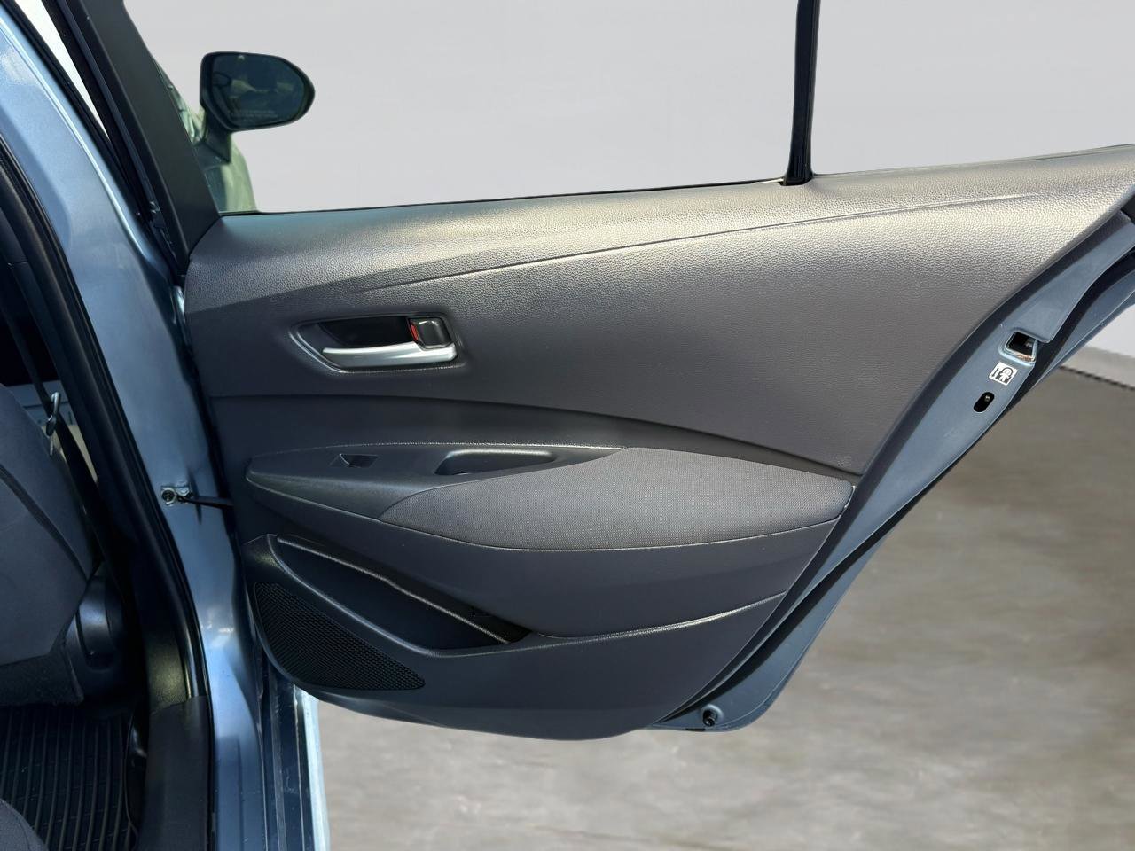 Used 2020 Toyota Corolla LE image 25