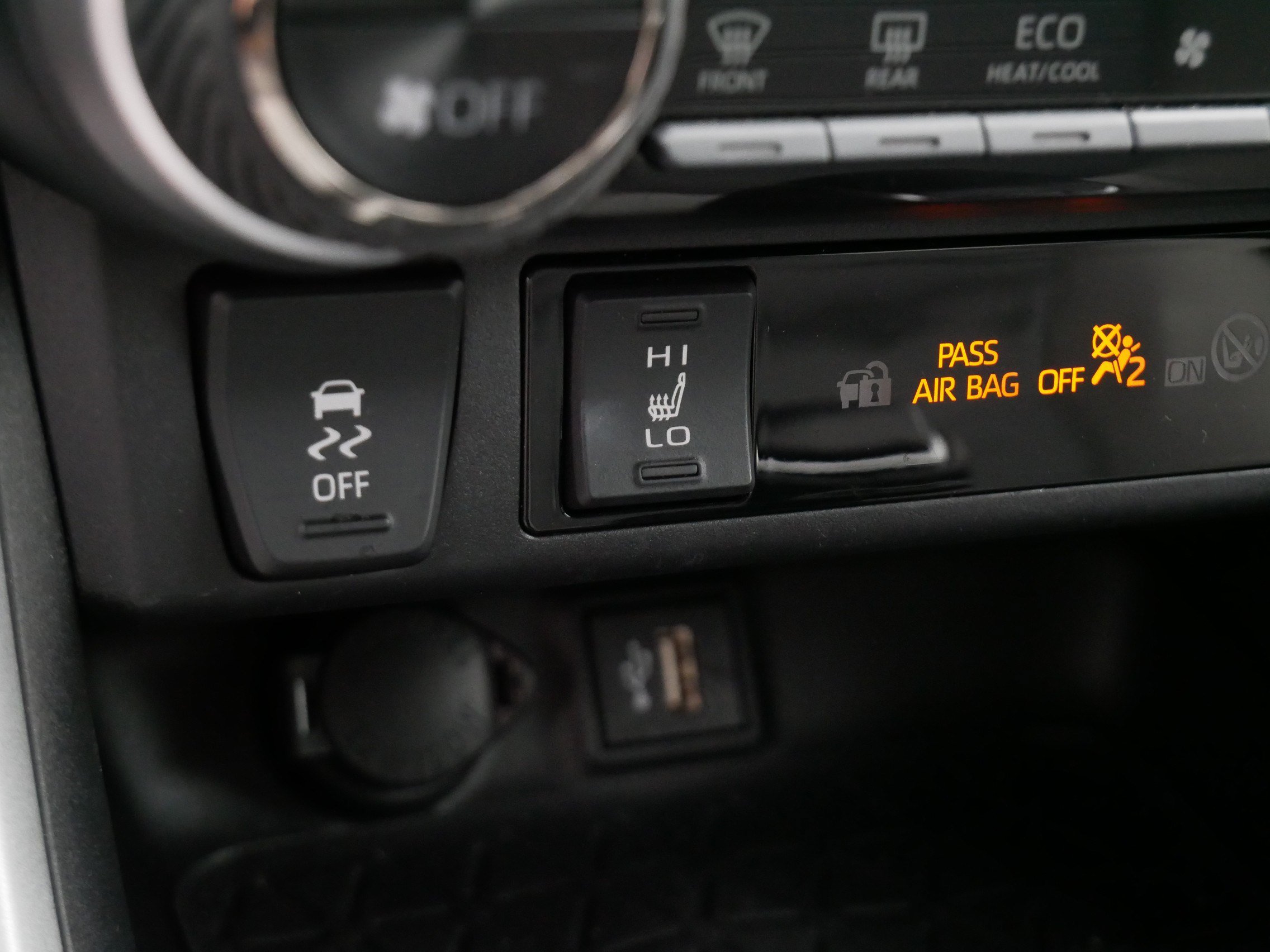 Certified 2025 Toyota RAV4 XLE Premium w/ Weather Package AWD/4WD image 22