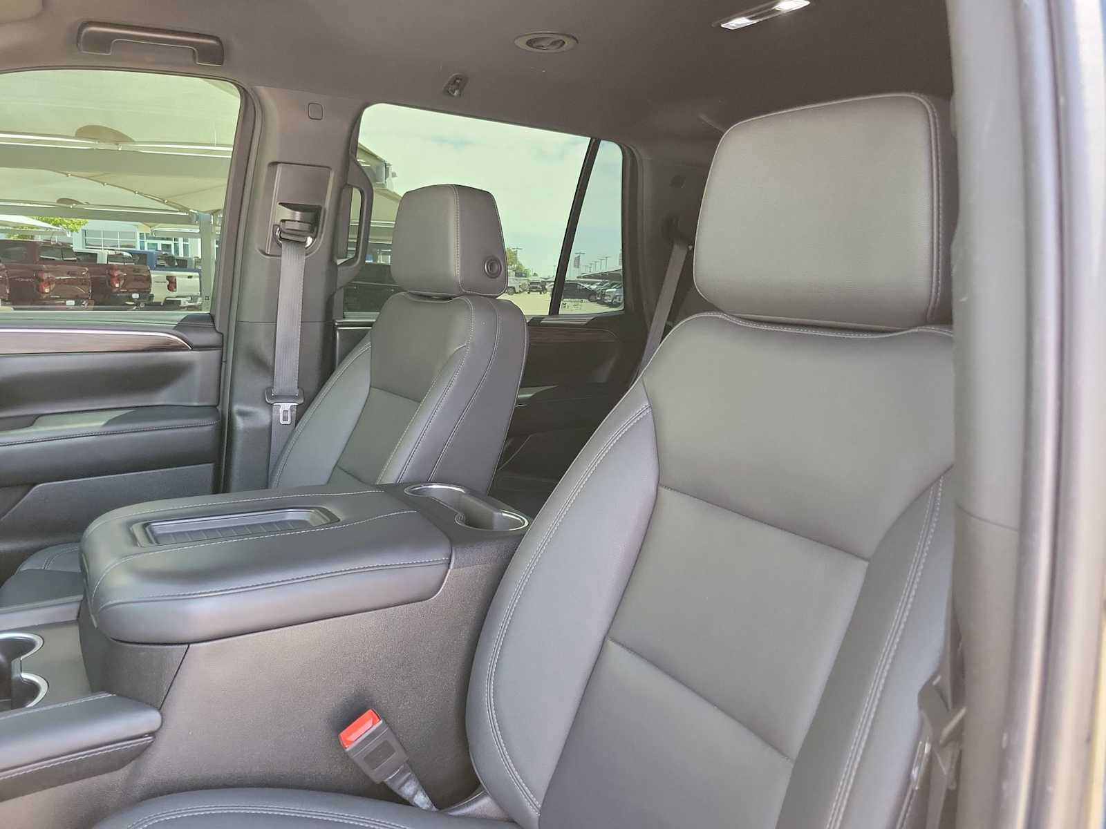 Used 2023 Chevrolet Tahoe LT w/ Luxury Package RWD image 15
