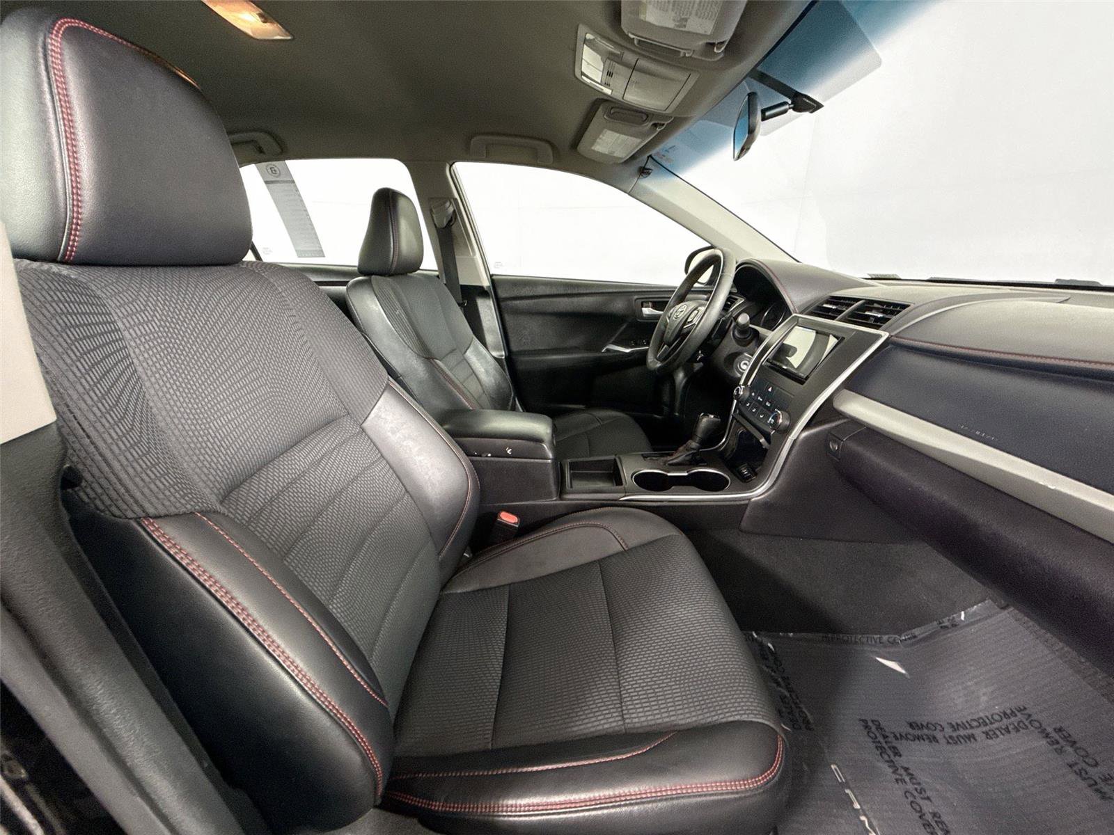 Used 2017 Toyota Camry SE FWD image 31