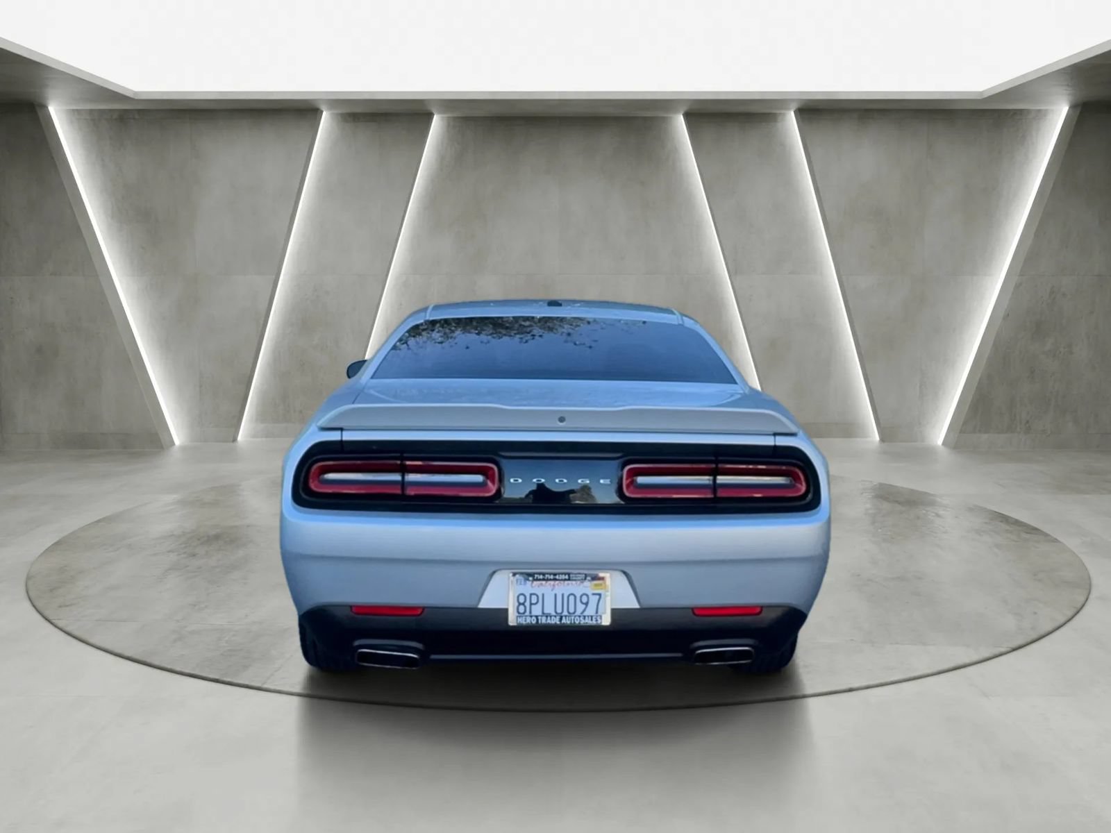 Used 2019 Dodge Challenger SXT RWD image 4