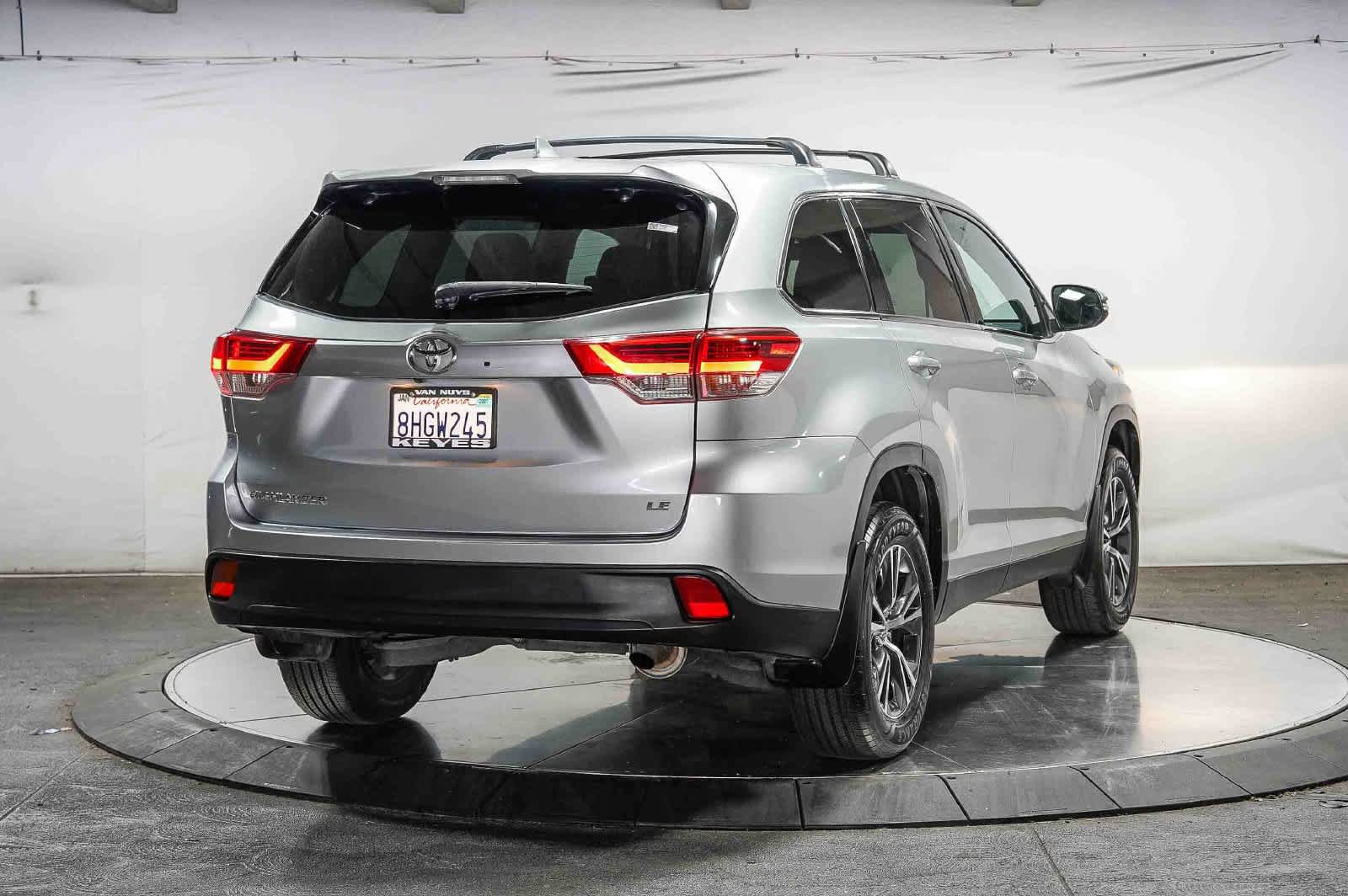 Certified 2019 Toyota Highlander Plus FWD image 4