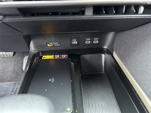 Used 2025 Toyota Camry LE image 16