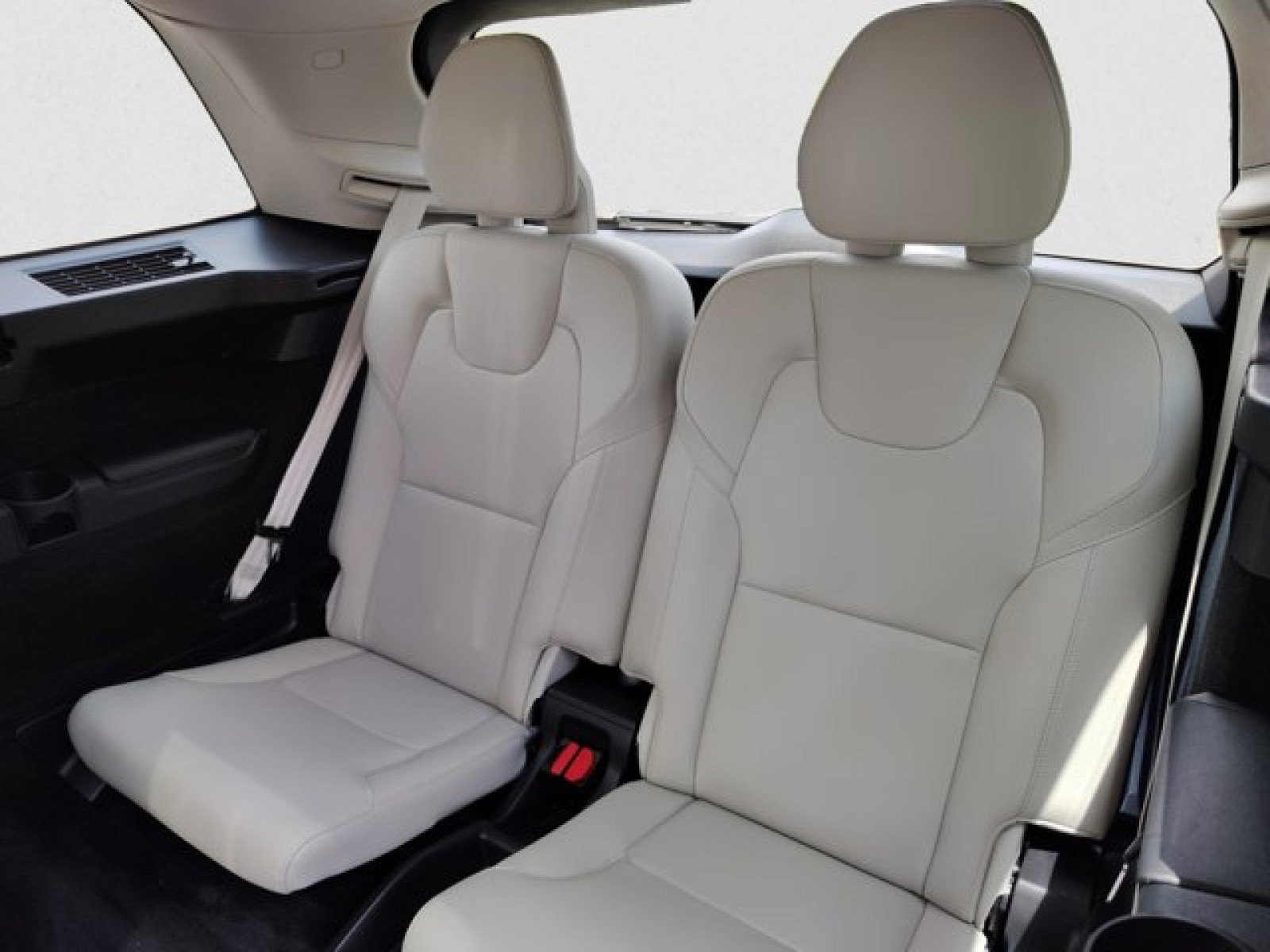 Used 2023 Volvo XC90 B6 Plus w/ Protection Package Premier image 19