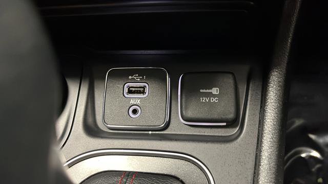 Used 2020 Jeep Cherokee Trailhawk AWD/4WD image 29