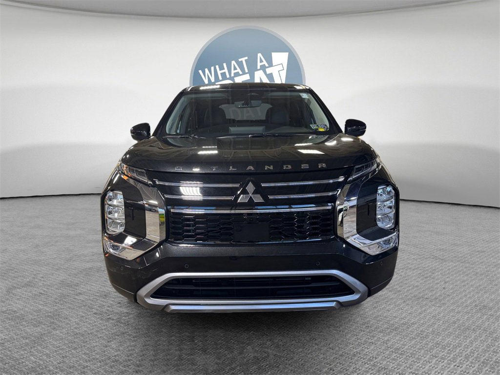 Used 2025 Mitsubishi Outlander SE image 9