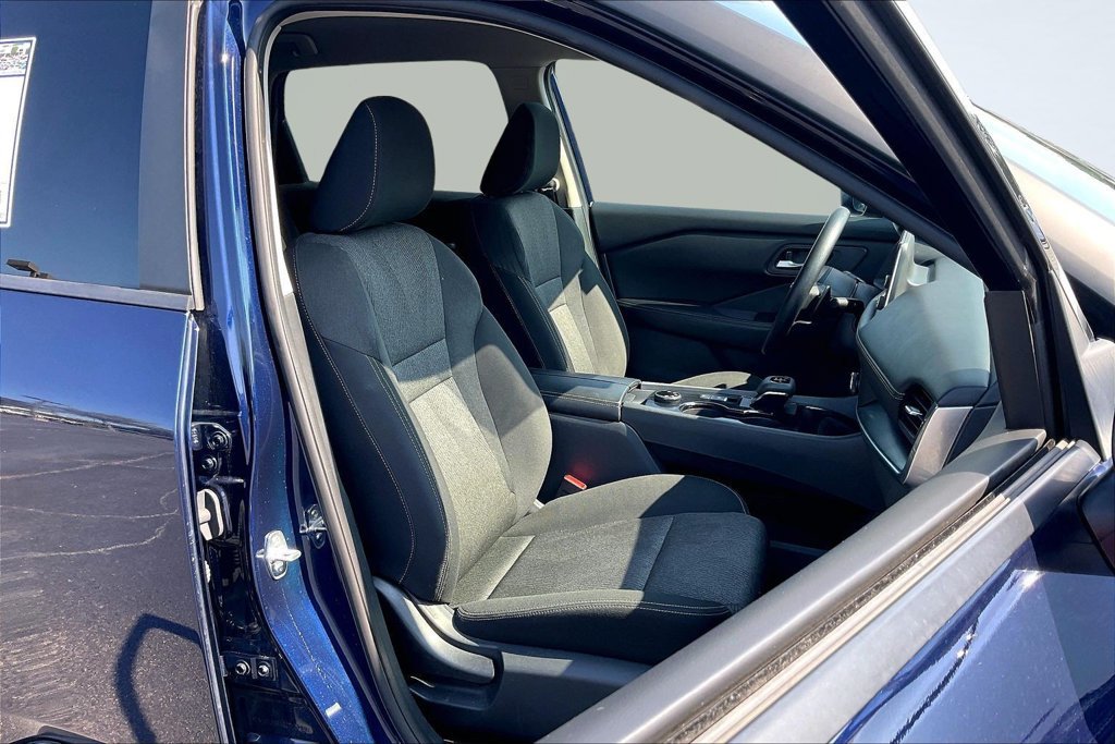 Used 2024 Nissan Rogue SV AWD/4WD image 29
