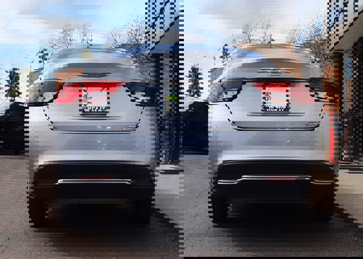 Used 2017 Chrysler 200 Limited Platinum image 12